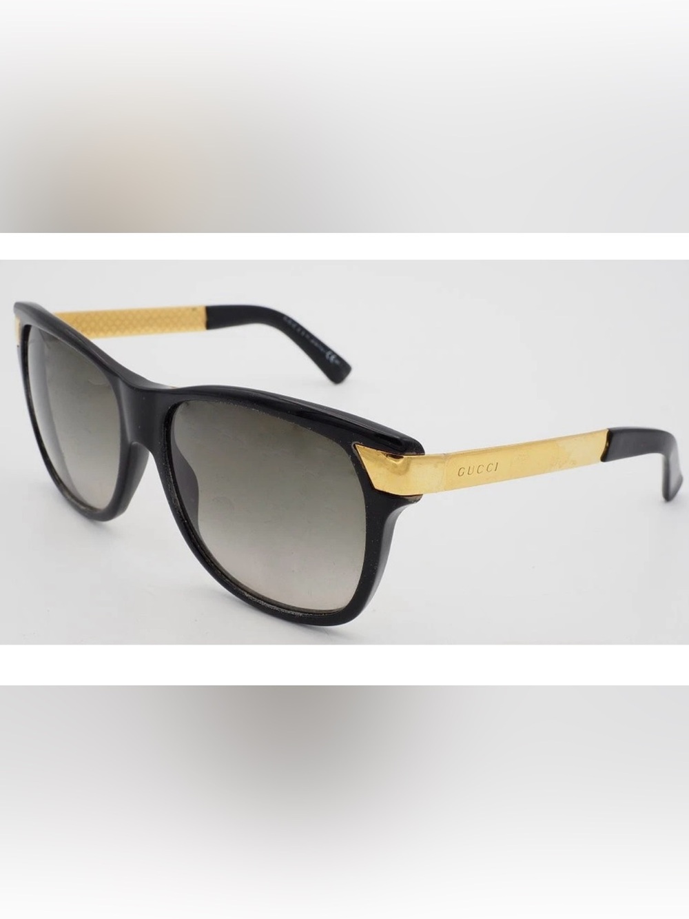 Gucci Black and Gold Unisex Sunglasses with Gradient Lenses